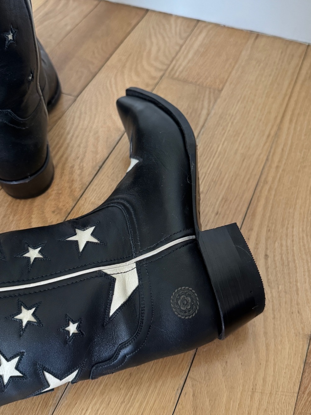 Black Star-Embellished Western Combat Boots - Picture 6 of 6
